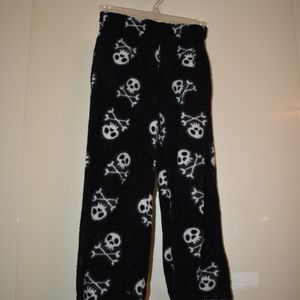 Boys skull and crossbones pajama pants